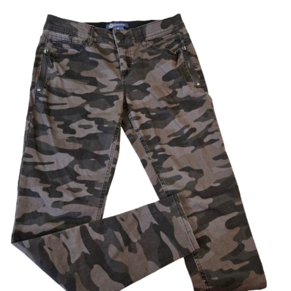 Democracy "Ab"solution Camo Print Jeans - Picture 1 of 12